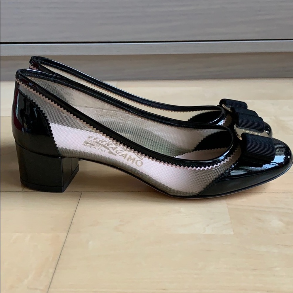 Salvatore Ferragamo Eva Net Pump - Picture 4 of 8